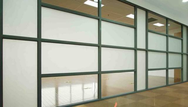 什么是玻璃隔斷，玻璃隔斷安裝