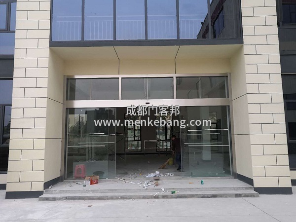 門客邦自動門維修介紹自動感應(yīng)門故障維修方法